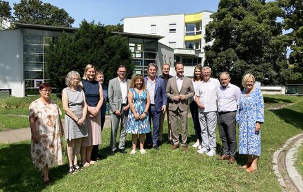 Minister Lucha zu Besuch in St. Anna